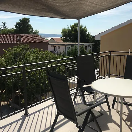 Apartment Barun 200m From *
