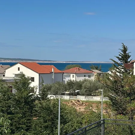 Barun 200m From * סלינה
